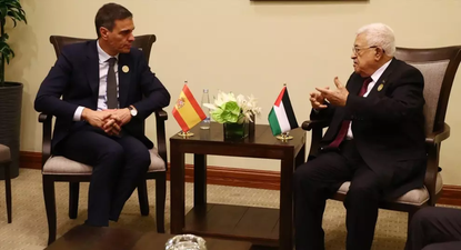 Pedro Sánchez con Mahmoud Abbás.