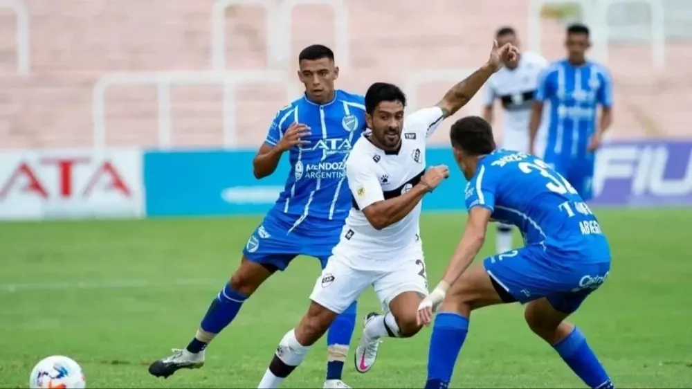 Godoy Cruz y Platense buscan acceder a la final de la Copa de la Liga