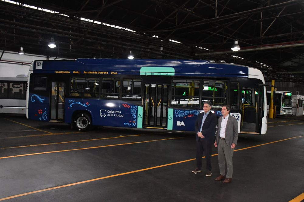 Macri anunció un plan integral de modernización y seguridad para las 31 líneas de colectivos porteñas.