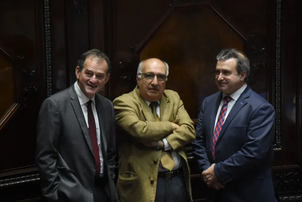 Los senadores de Cabildo Abierto, Guido Manini Ríos, Guillermo Domenech y Raúl Lozano