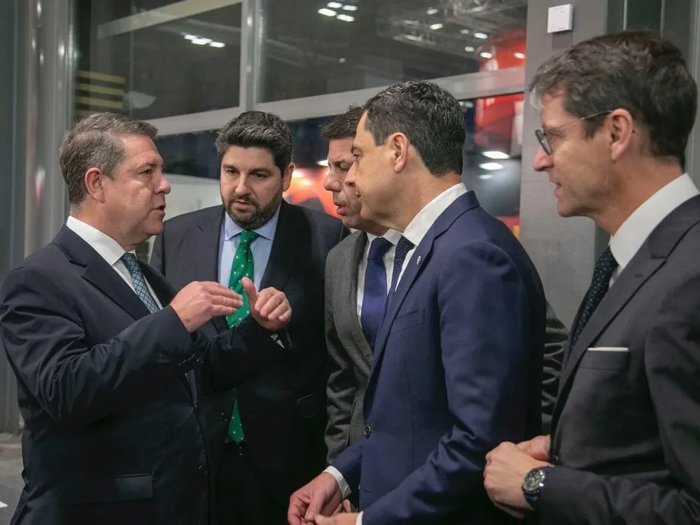 Emiliano García-Page en Fitur, junto a Juanma Moreno, Fernando López-Miras y Carlos Mazon.