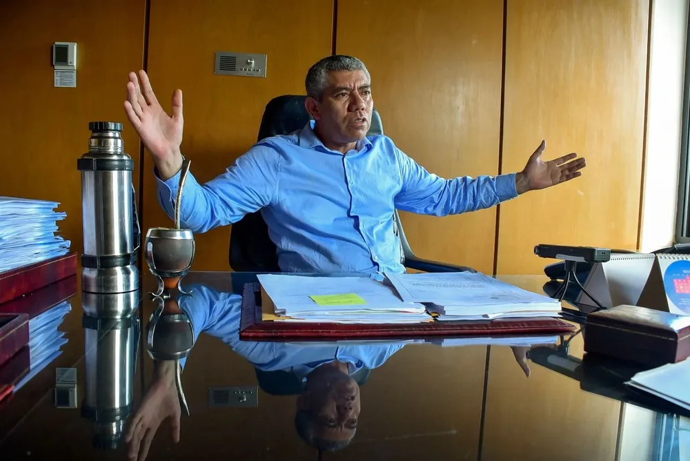 El diputado de la Lista 711 cuestiona la gestión del ministro Salinas