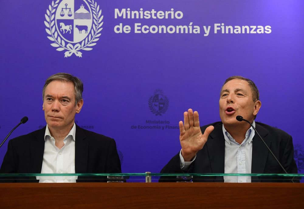 El subsecretario de Economía, Martín Vallcorba, y el ministro Gabriel Oddone