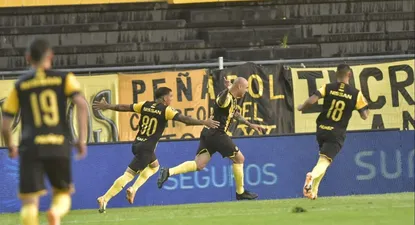 En un clásico caliente, polémico y con un gol ilícito, Peñarol le ganó 3-2 a Nacional