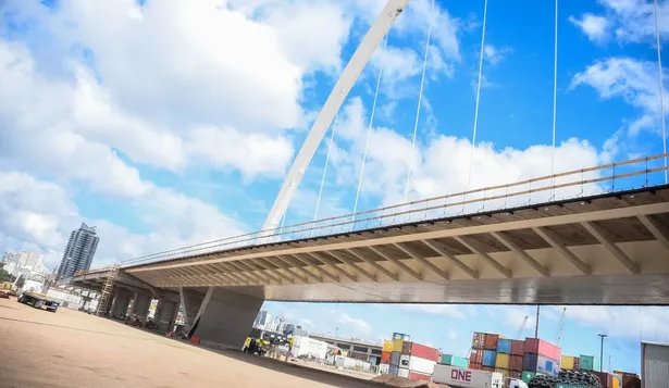 Obras en el viaducto del puerto de Montevideo (foto: archivo, 2022).