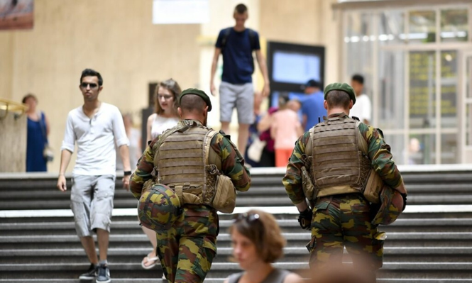 Bélgica podría desplegar militares en las calles de Bruselas antes de fin de año para luchar contra el narcotráfico