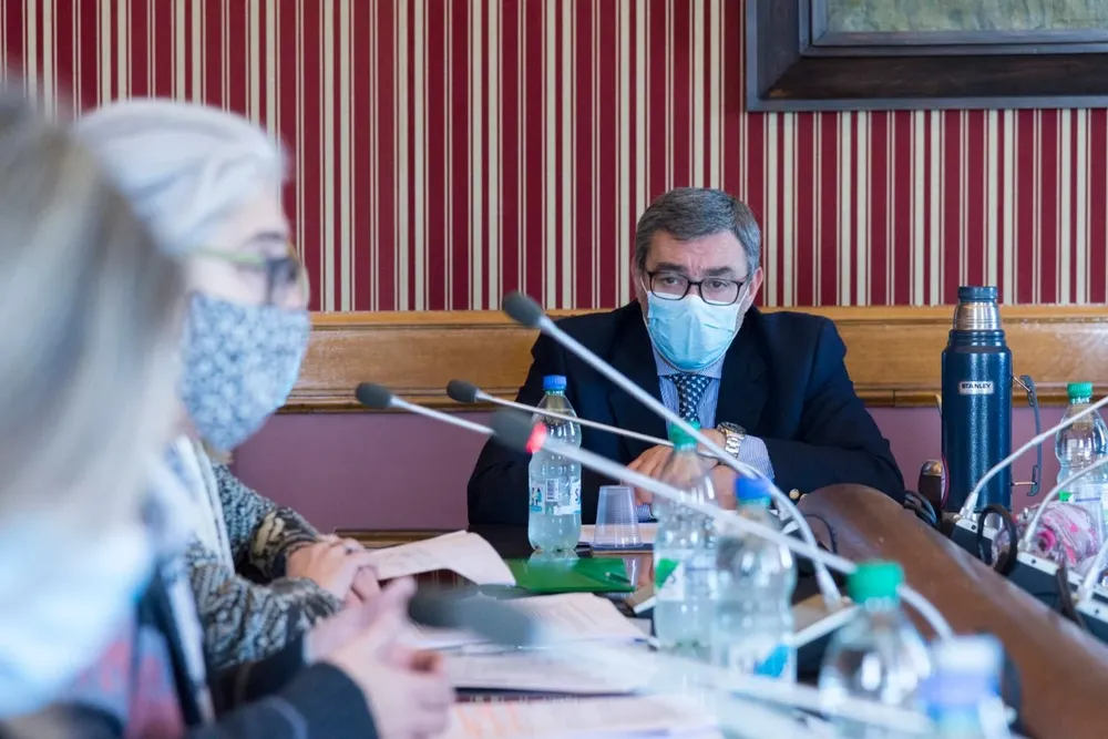 Luis Gallo, diputado por el Frente Amplio, en la Comisión de Salud Pública y Asistencia Social