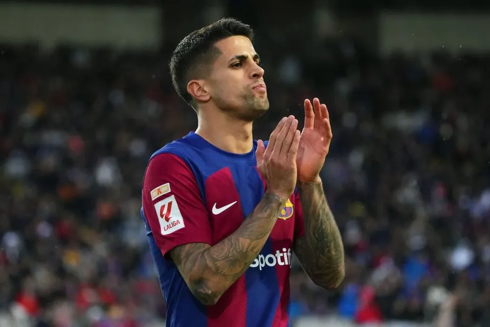 Complicada la continuidad de Cancelo.