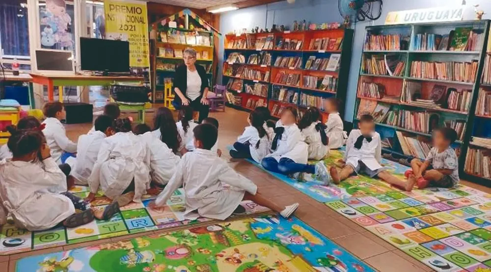 Biblioteca infantil de Salto.