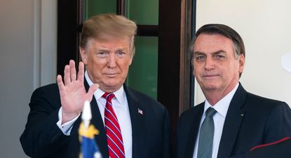 Guiño de Trump a Bolsonaro: su empresa denunció por censura al juez que investiga al expresidente brasilero