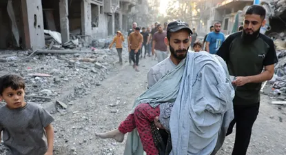 Se reporta también que han resultado heridos al menos 6.360 menores en Gaza, así como al menos 180 en Cisjordania y al menos 74 en Israel.