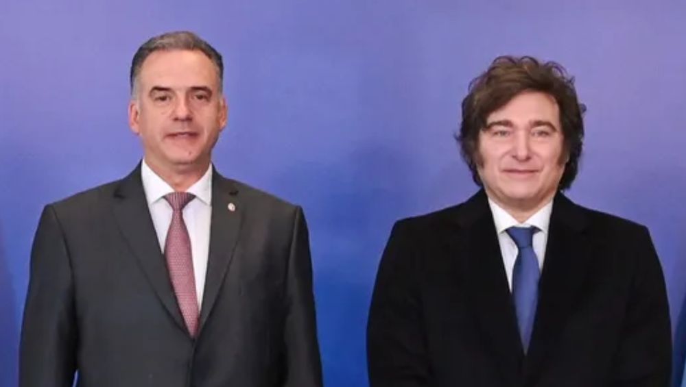 El presidente uruguayo Yamandú Orsi encabeza el ranking de popularidad de presidentes sudamericanos, mientras que el mandatario argentino, Javier Milei, se ubica en tercera posición.