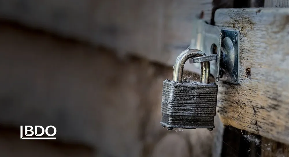 La “Regla Candado” se basa en la premisa que a la hora de analizar la deducibilidad del gasto al determinar el IRAE, se debe considerar qué tributa la contraparte con la que se incurrió en ese gasto