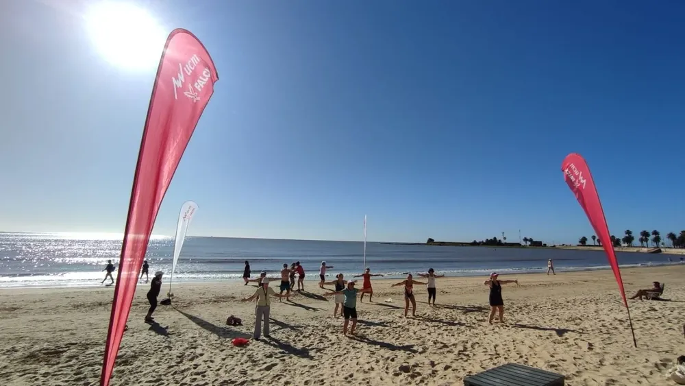 La IM ofrece, junto a UCM, actividades deportivas en las playas de Montevideo