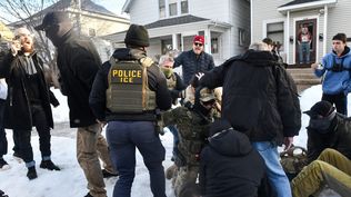 Nueva polémica con ICE en EEUU: memo revela que autorizó a agentes migratorios a realizar allanamientos sin orden judicial