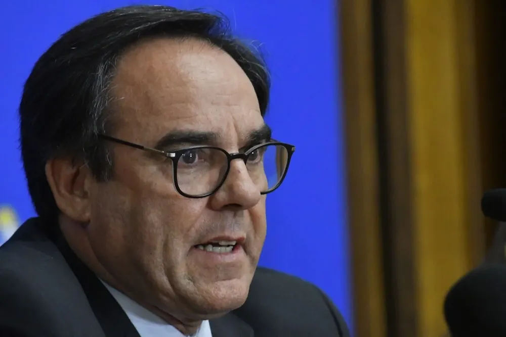 Robert Bouvier, ministro de Ambiente