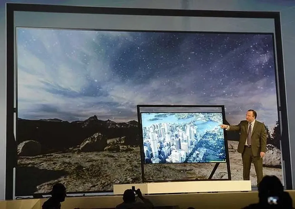 Samsung presenta su nuevo televisor Samsung UHD, en un evento en la feria de tecnología CES 2013 en Las Vegas, Estados Unidos.