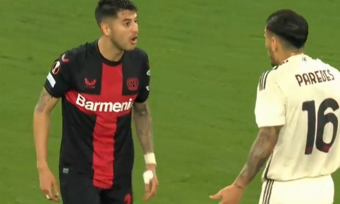 La tensa discusión entre Leandro Paredes y Exequiel Palacios en la semifinal de la Europa League