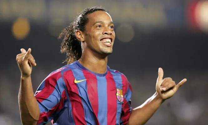 La pelota lo extrañará: Ronaldinho se retira