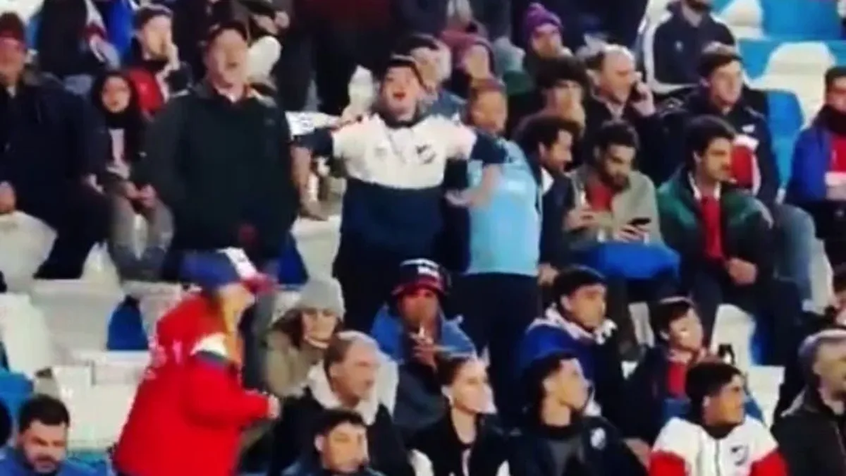 Racismo en el fútbol en la Libertadores: hincha de Nacional captado haciendo gestos de mono a rivales de Internacional