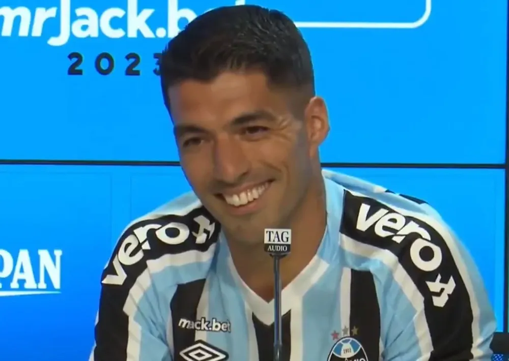 Luis Suárez habló de Felipe Carballo en la conferencia de prensa de su presentación en Gremio y avisó lo que vendría