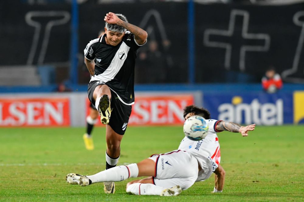 Danubio y Nacional jugaron un partido entreverado