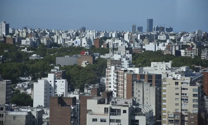 La batalla de los porteros: entre tótems y cámaras alertan por pérdida de empleo y aumento del control privado