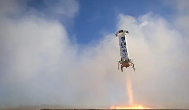 Blue Origin lleva al espacio a aventureros tras dos años de pausa