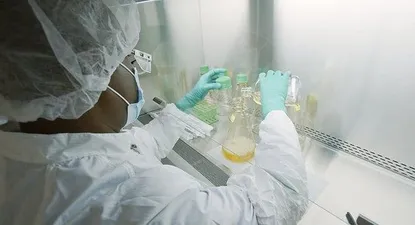 laboratorio lilly suspende por seguridad ensayos de tratamiento con anticuerpos contra covid-19