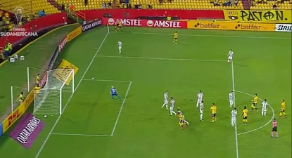 El gol olímpico de Kitu Díaz a Wanderers