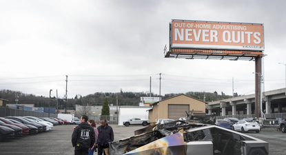 Un Cybertruck incendiado en un depósito de Tesla en Seattle