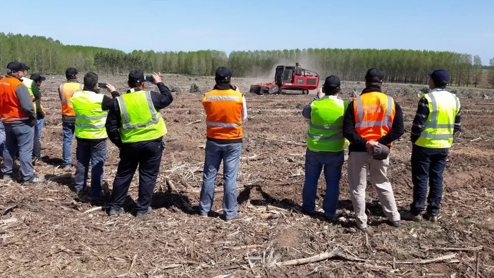 Recientemente se realizó una demostración de diversos equipos en un predio en Paysandú.