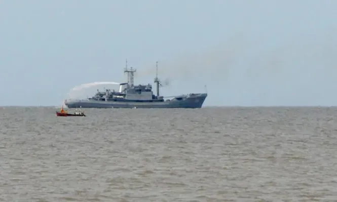 Buque en aguas uruguayas.