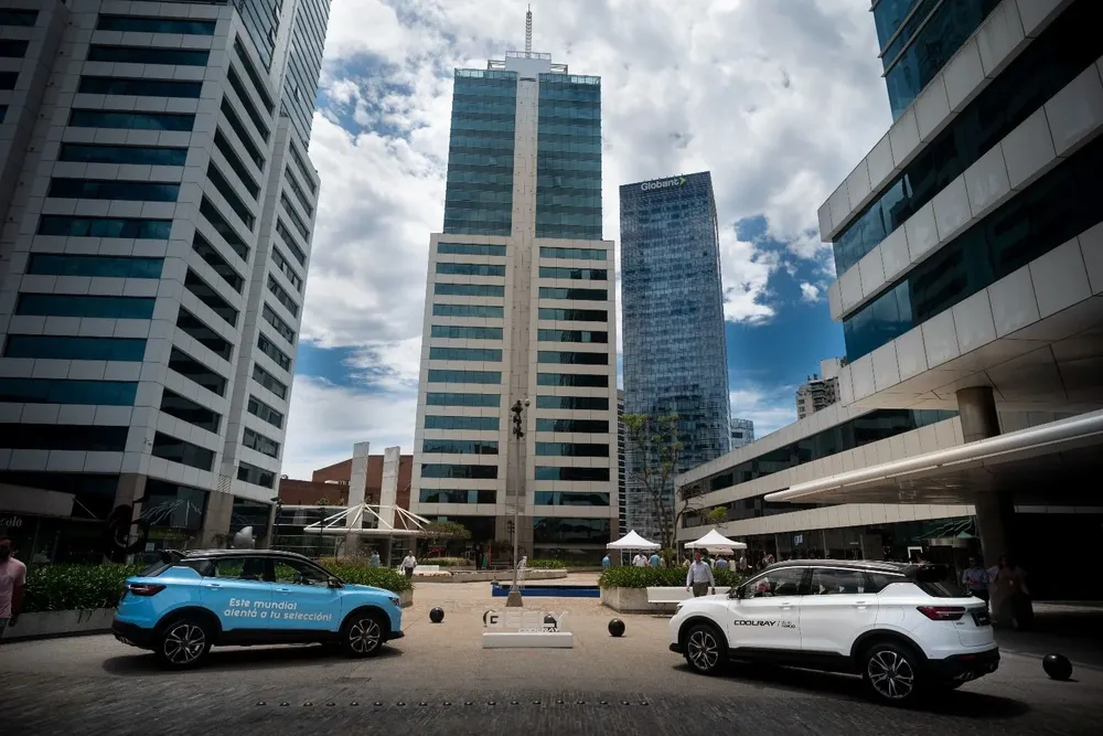 Geely se hizo presente en el World Trade Center con su flamante modelo Coolray.