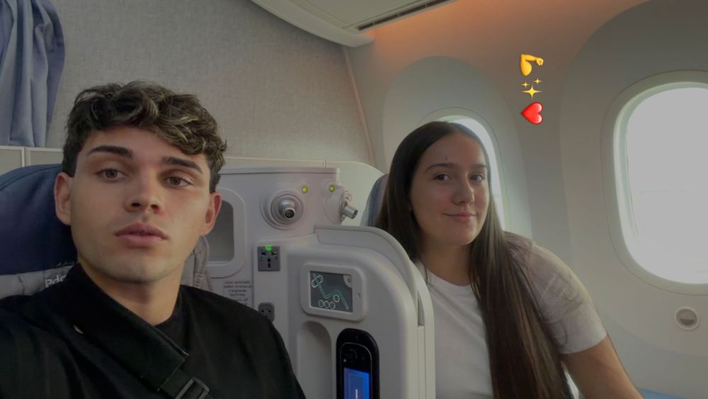 Nahuel Herera viajó a España con su novia Nadia y se mostró en pleno vuelo