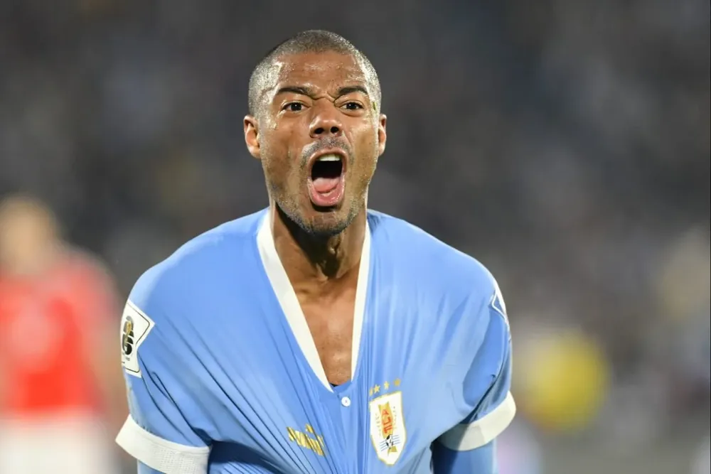 Nicolás De la Cruz grita su gol con todo para el 1-0 de Uruguay ante Chile