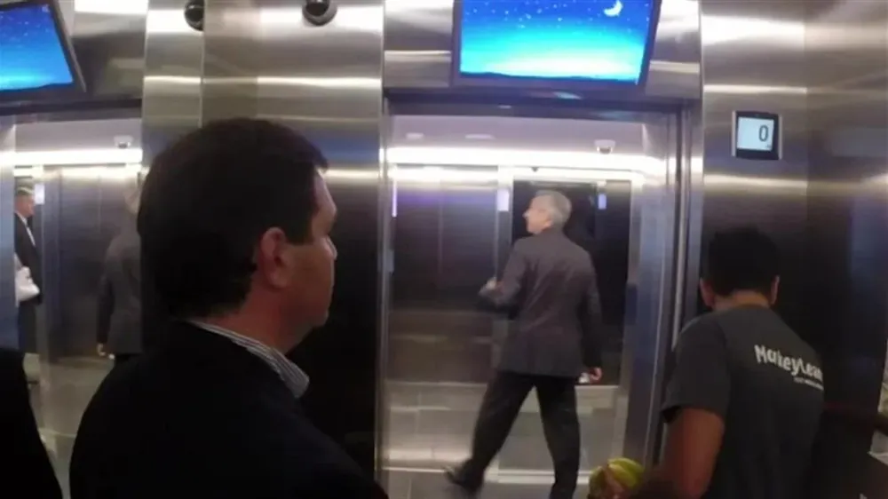 Los 10 emprendedores finalistas se enfrentaron al desafío de explicar su emprendimiento en menos de 40 segundos en un elevator pitch real. Vea el detrás de cámara