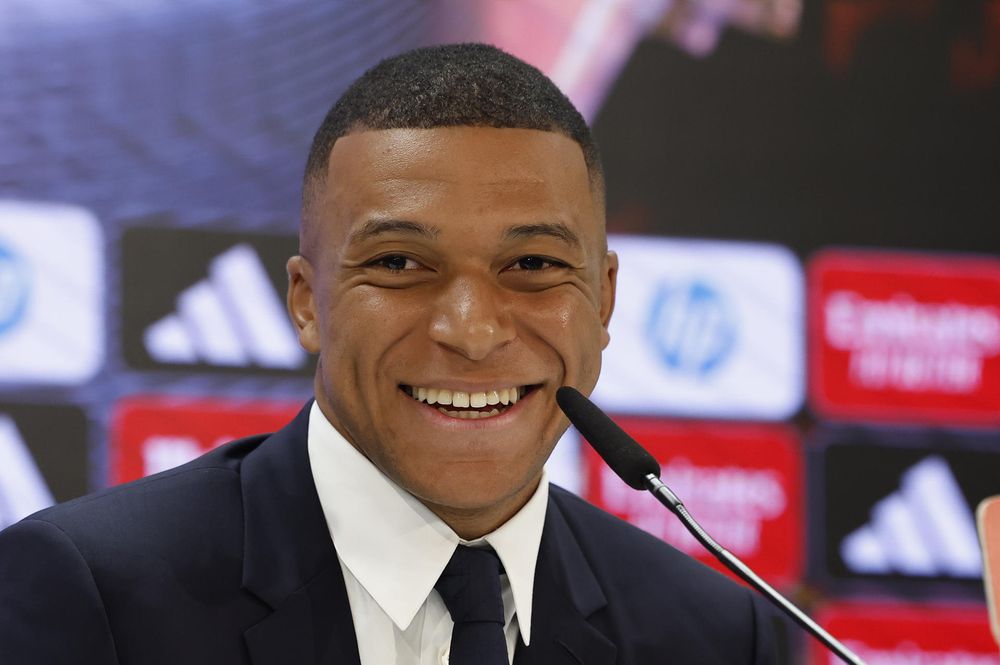Kylian Mbappé en rueda de prensa. Kylian Mbappé en rueda de prensa.