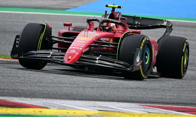 Carlos Sainz en el Gran Premio de Austria 2022, antes que su auto se incendiara
