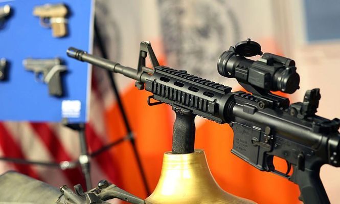 México acusa a los principales fabricantes de armas de fuego en EE.UU. de fomentar la violencia de los carteles de la droga.