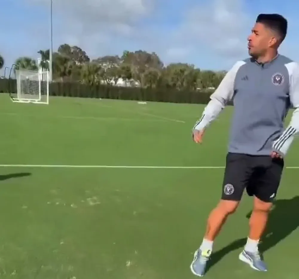 Luis Suárez reaccionó contra Lionel Messi