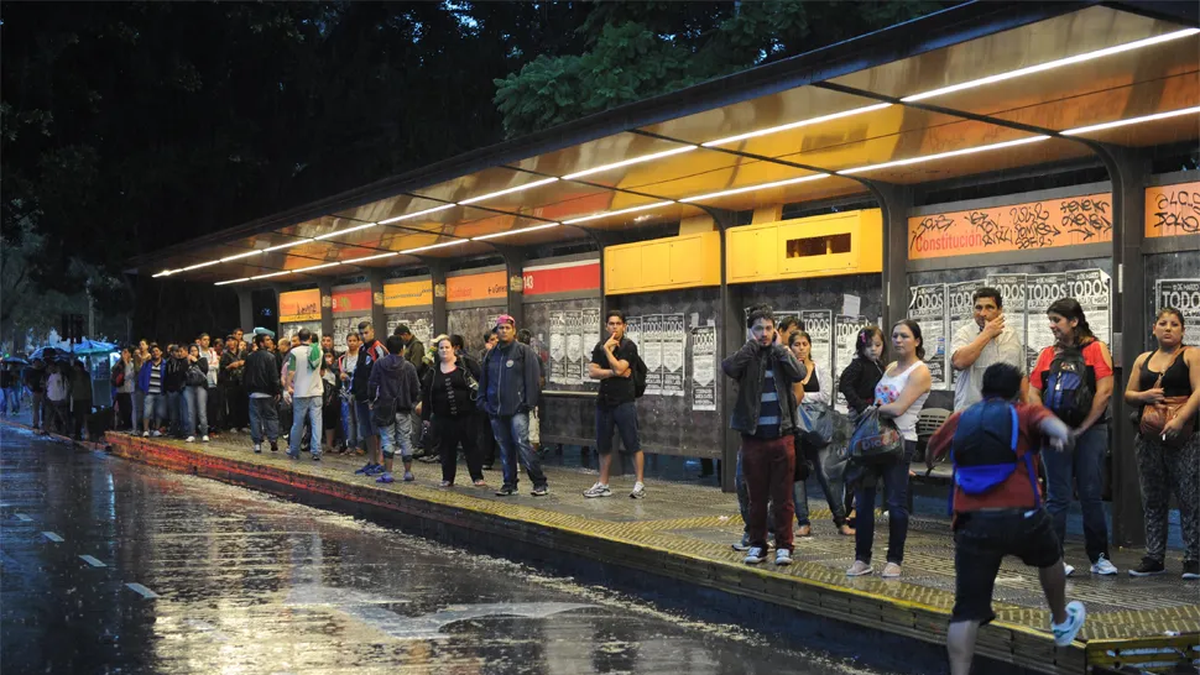 Paro de colectivos de la UTA en el AMBA: las líneas que no circulan hoy ...