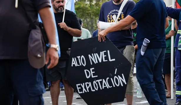 Previo al 1° de mayo el PIT-CNT realizó un paro y una movilización en rechazo a la reforma de la seguridad social.