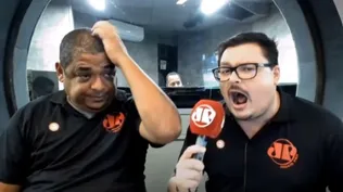 Vampeta, a la izquierda, ante el primer gol de Peñarol a Corinthians por la Copa Sudamericana