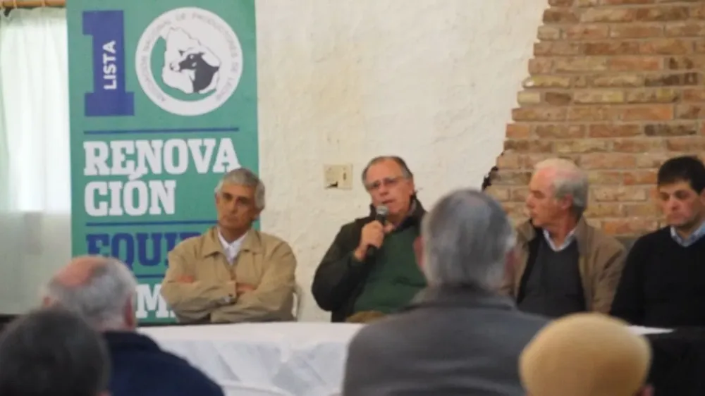 Gabriel Fernández (izquierda) en el lanzamiento de la Lista 10.