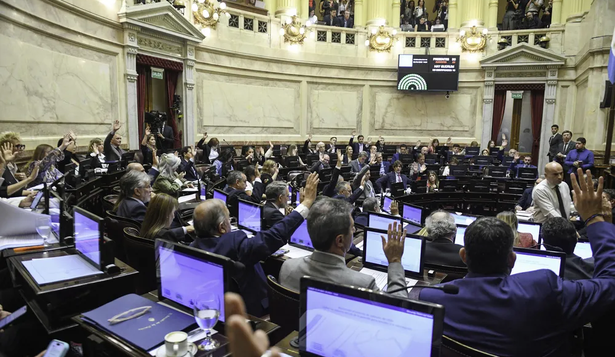 Senadores tendrán nuevo aumento salarial y sus dietas superarán los $9,5 millones a partir de junio