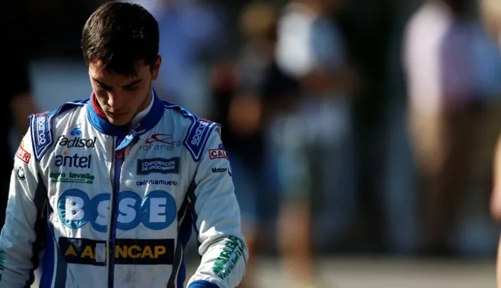 Urrutia fue embestido por otro competidor y debió abandonar.