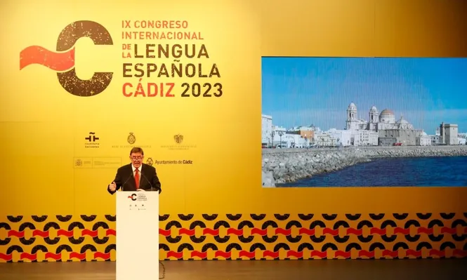 El colombiano Gabriel García Márquez, fallecido en abril de 2014, es quien encabeza la lista de escritores cuya obra fue traducida a mayor cantidad de idiomas y en mayor cantidad de libros publicados