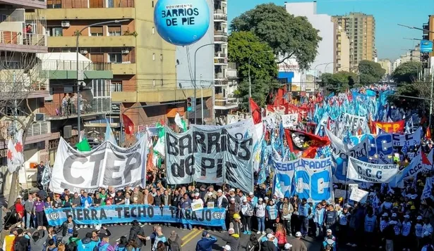 Los movimientos sociales planean una jornada de lucha para diciembre.