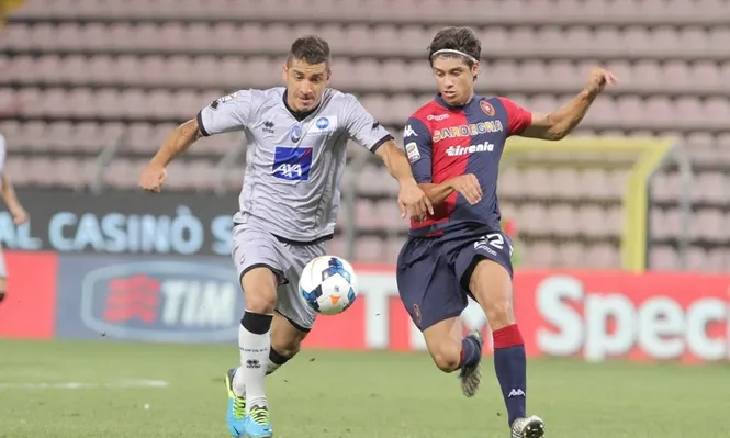 Carlos Carmona (Atalanta) y Matías Cabrera